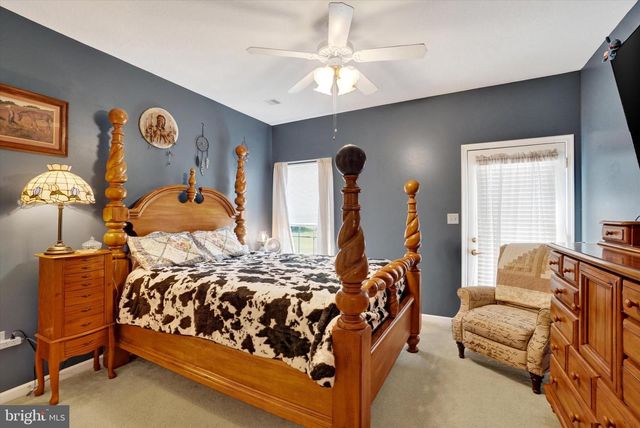 1868 DEERFIELD DR, Dover, PA 17315