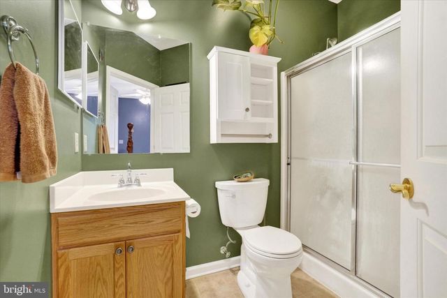 1868 DEERFIELD DR, Dover, PA 17315