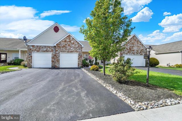 1868 DEERFIELD DR, Dover, PA 17315