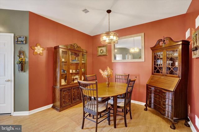 1868 DEERFIELD DR, Dover, PA 17315