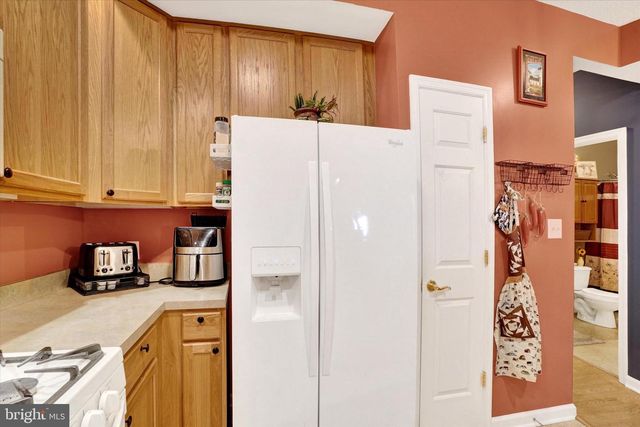 1868 DEERFIELD DR, Dover, PA 17315