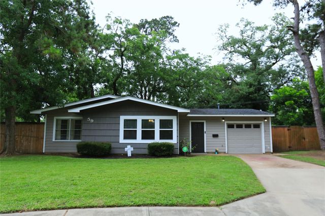 59 Caladium Court, Lake Jackson, TX 77566