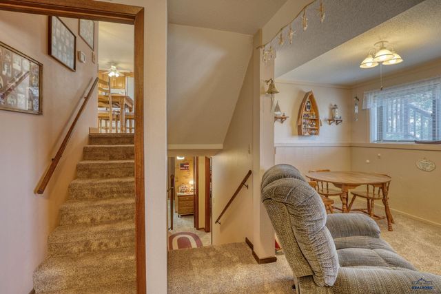 2620 TOMAHAWK DR, Rapid City, SD 57701