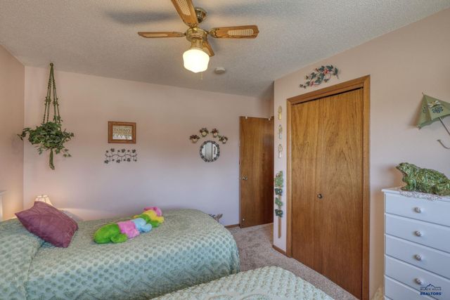 2620 TOMAHAWK DR, Rapid City, SD 57701