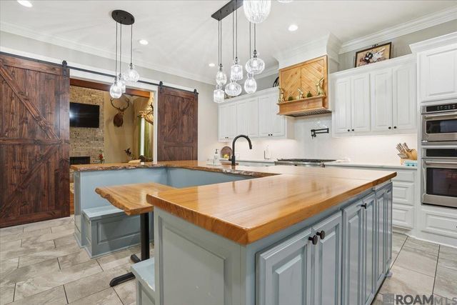 215 Burkett Ln, Denham Springs, LA 70706