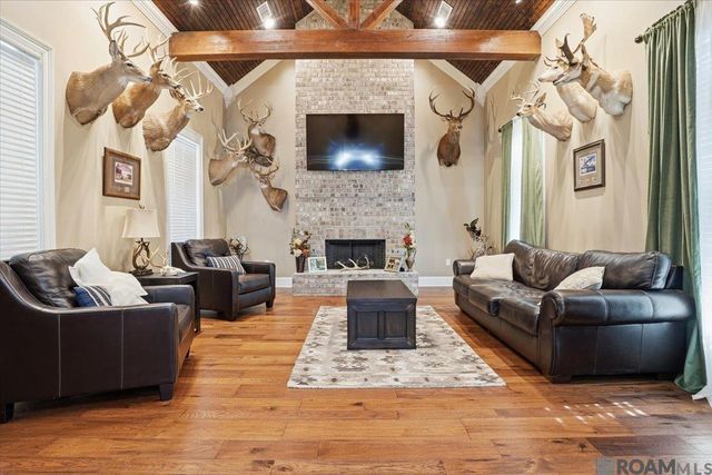 215 Burkett Ln, Denham Springs, LA 70706