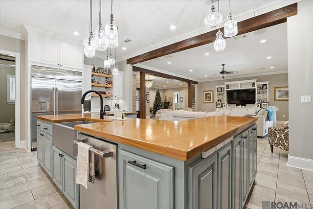 215 Burkett Ln, Denham Springs, LA 70706