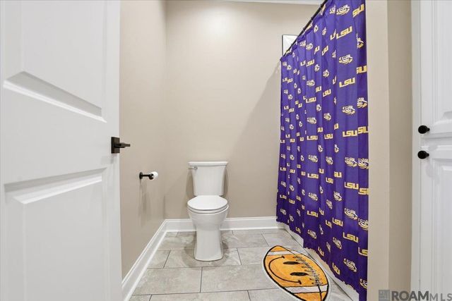 215 Burkett Ln, Denham Springs, LA 70706