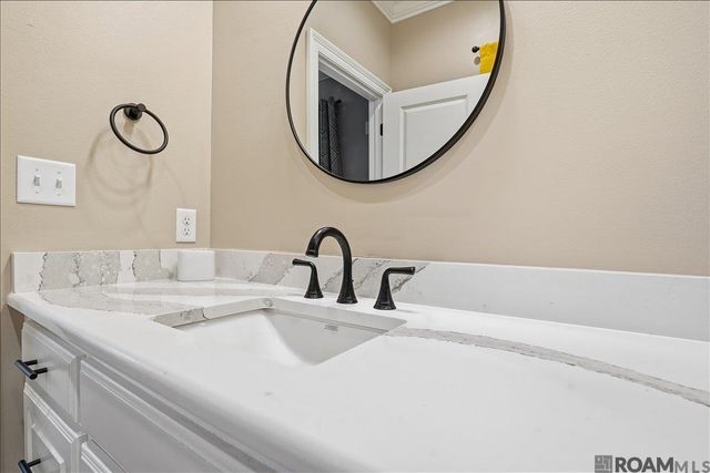 215 Burkett Ln, Denham Springs, LA 70706