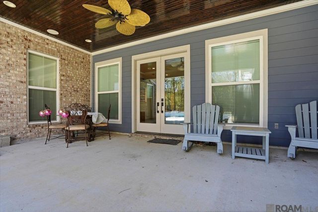 215 Burkett Ln, Denham Springs, LA 70706