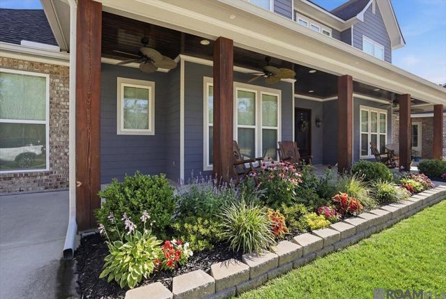 215 Burkett Ln, Denham Springs, LA 70706