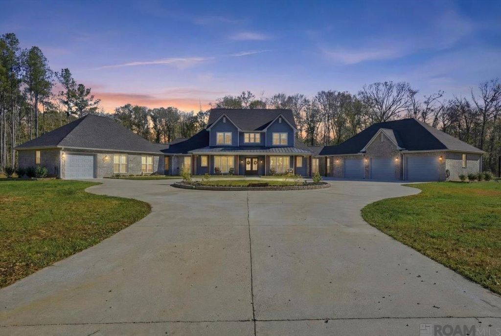 215 Burkett Ln, Denham Springs, LA 70706