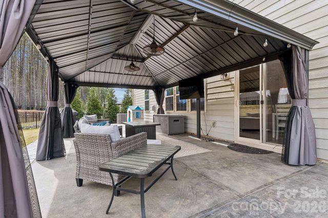177 Falls Cove Drive, Troutman, NC 28166