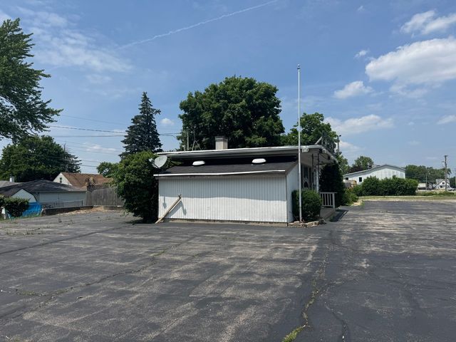 227 Sycamore Road, Genoa, IL 60135