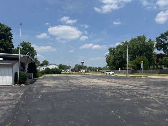 227 Sycamore Road, Genoa, IL 60135