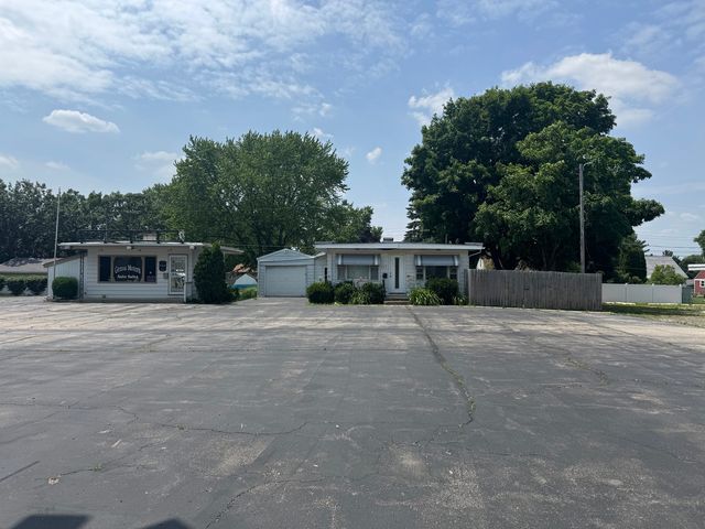 227 Sycamore Road, Genoa, IL 60135