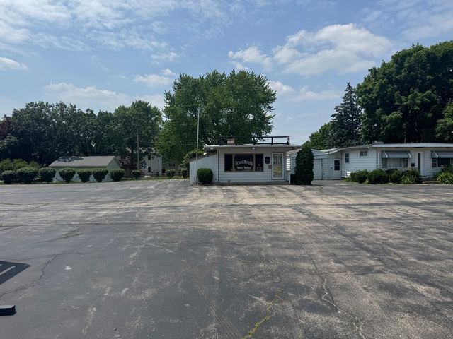 227 Sycamore Road, Genoa, IL 60135