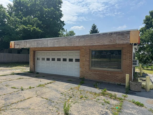227 Sycamore Road, Genoa, IL 60135