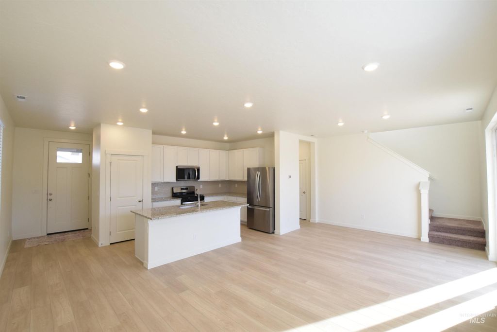 4589 E Vera Cruz St, Nampa, ID 83687 photo 3