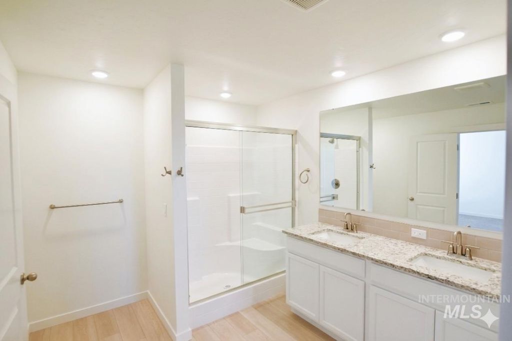 4589 E Vera Cruz St, Nampa, ID 83687 photo 9