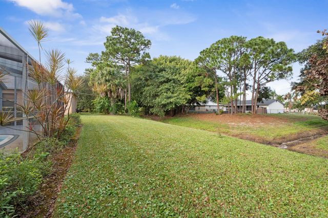 107 SW Pisces Terrace, Port St Lucie, FL 34984