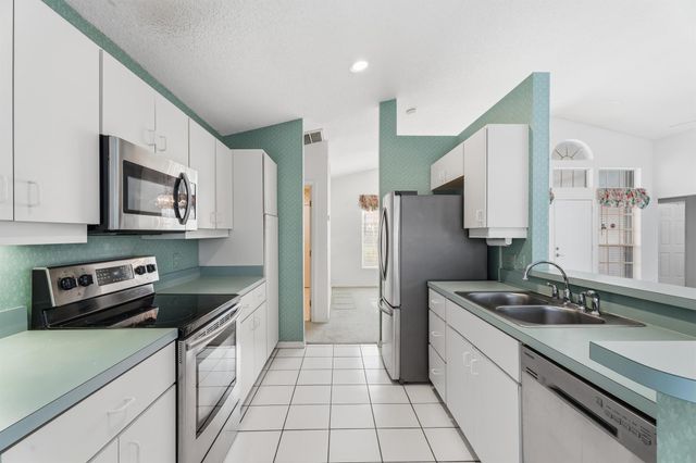 107 SW Pisces Terrace, Port St Lucie, FL 34984