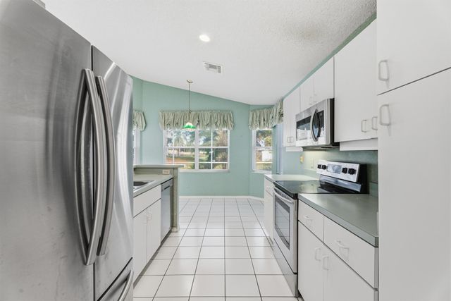 107 SW Pisces Terrace, Port St Lucie, FL 34984