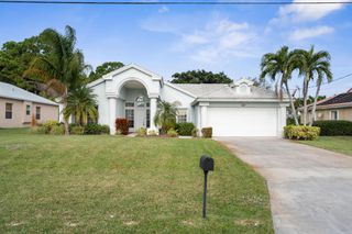 107 SW Pisces Terrace, Port St Lucie, FL 34984