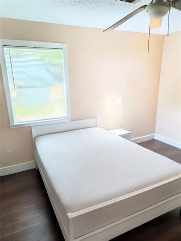 3005 Somerset Avenue, Texas City, TX 77590