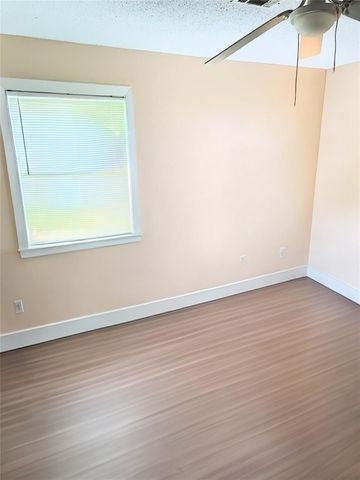 3005 Somerset Avenue, Texas City, TX 77590