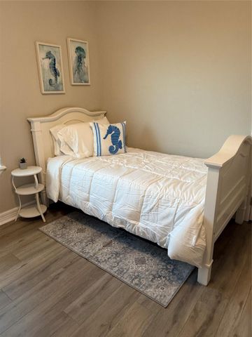 528 Thunder Road, Surfside Beach, TX 77541