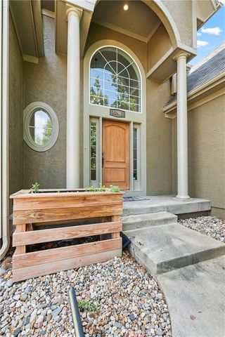 22907 W 48TH Street, Shawnee, KS 66226