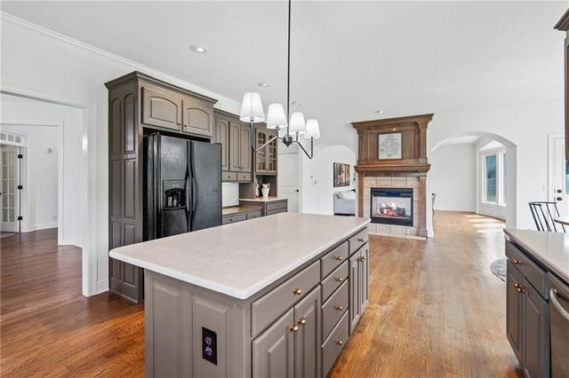 22907 W 48TH Street, Shawnee, KS 66226