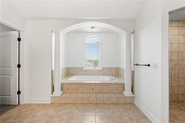 22907 W 48TH Street, Shawnee, KS 66226