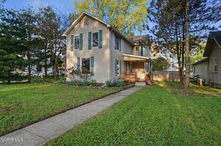 332 Buttonwood Avenue, Bowling Green, OH 43402