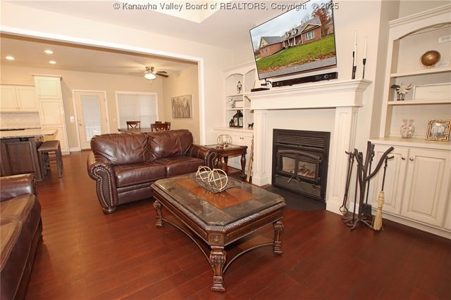 1236 Crooked Creek Road, Scott Depot, WV 25560