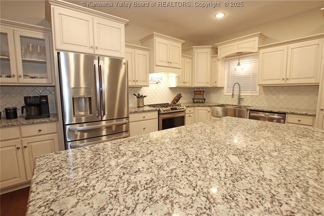 1236 Crooked Creek Road, Scott Depot, WV 25560