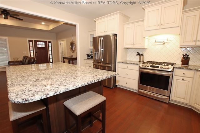 1236 Crooked Creek Road, Scott Depot, WV 25560