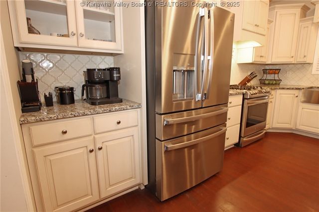 1236 Crooked Creek Road, Scott Depot, WV 25560