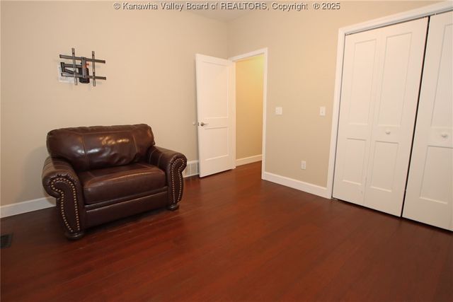 1236 Crooked Creek Road, Scott Depot, WV 25560