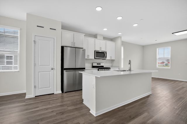 2257 Glacier Street, Mundelein, IL 60060
