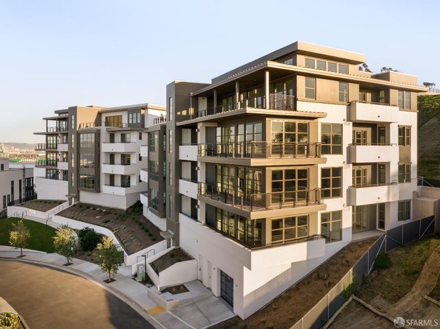 36 Meadow Drive 204, San Francisco, CA 94130