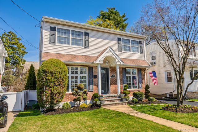 416 Argyle Road, Mineola, NY 11501