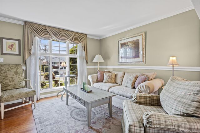 416 Argyle Road, Mineola, NY 11501