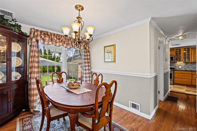 416 Argyle Road, Mineola, NY 11501