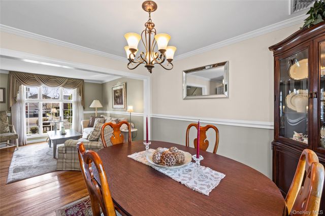 416 Argyle Road, Mineola, NY 11501