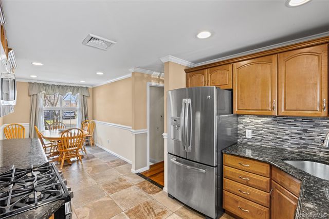 416 Argyle Road, Mineola, NY 11501