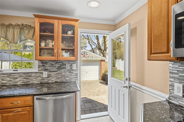 416 Argyle Road, Mineola, NY 11501