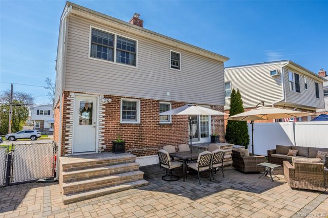 416 Argyle Road, Mineola, NY 11501
