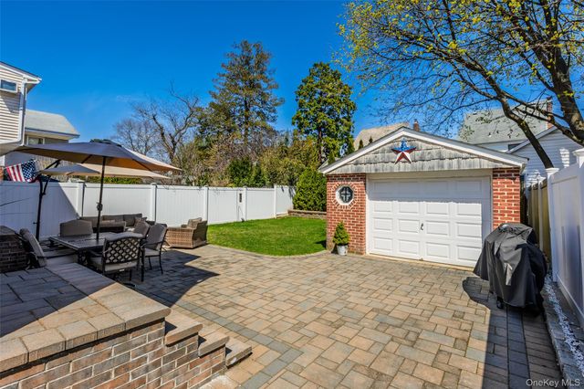 416 Argyle Road, Mineola, NY 11501
